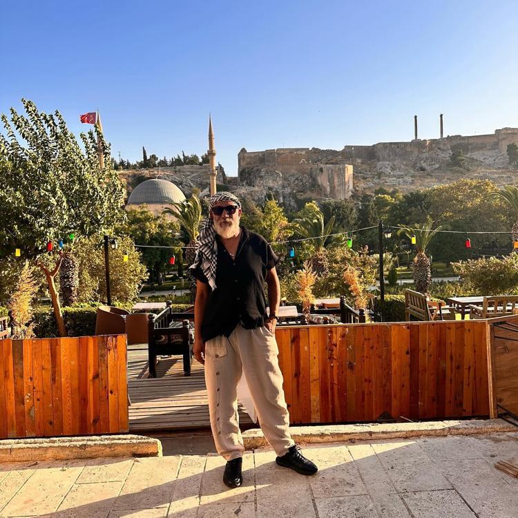 Tarık Mengüç sanat camiasına sitem etti: Benim herkese gönlüm kırıldı
