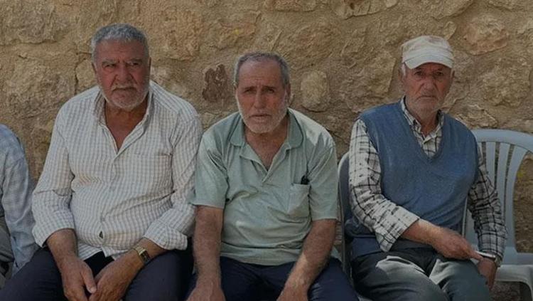 Batan gemide kaybolan babanın çantasından çocuklarına aldığı oyuncaklar çıktı