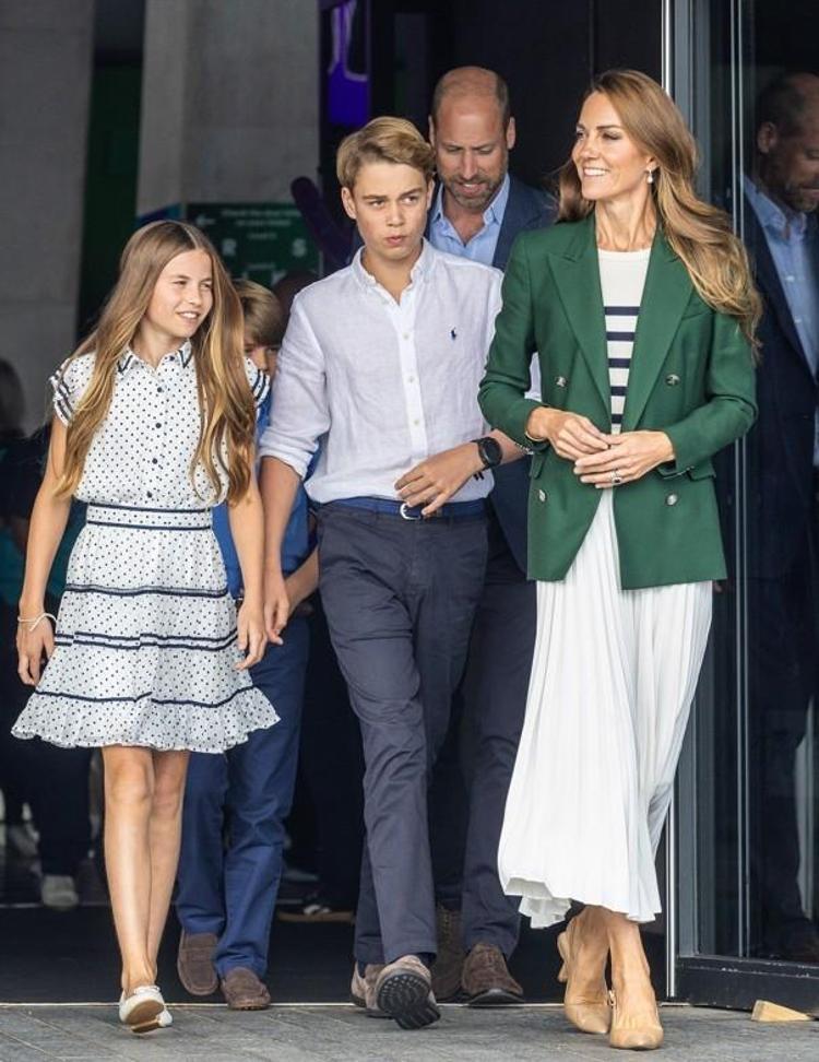 PRENS WİLLİAM VE KATE MIDDLETON DA TELEFON VERMEDİ