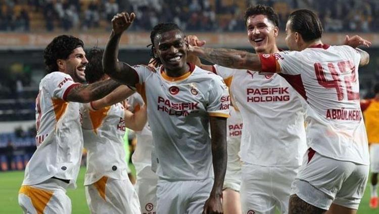 Galatasaray maçındaki penaltı doğru mu Eski hakemler değerlendirdi