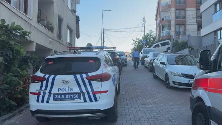 SALONDAKİ KOLTUKTA HAREKETSİZ BULDU