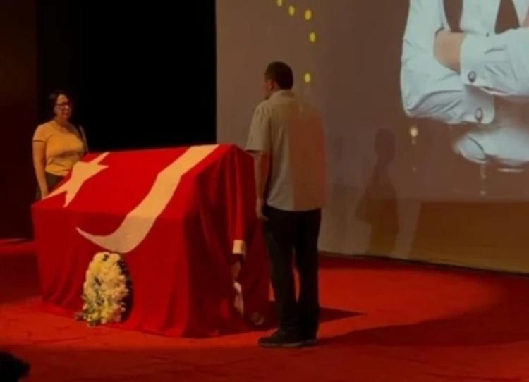 Serhat Kılıç için tören düzenlendi Tabutunu öperek veda ettiler