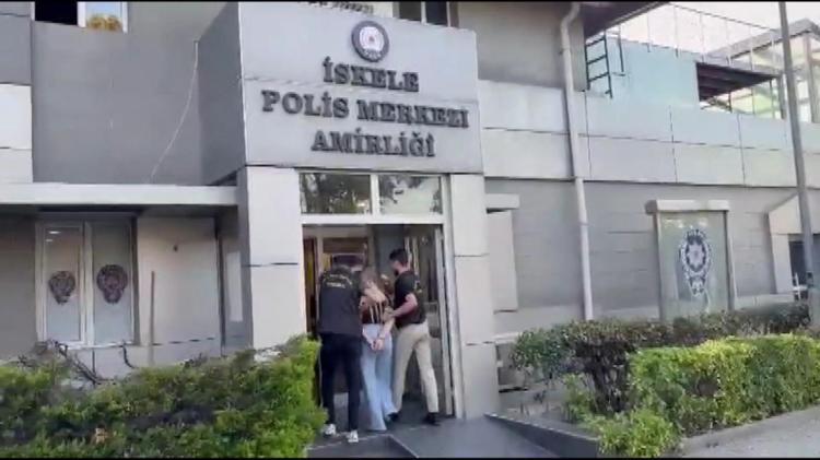 Kadın kılığında 8 yıl boyunca kaçtı Kimliğini kontrol eden polisler şok geçirdi
