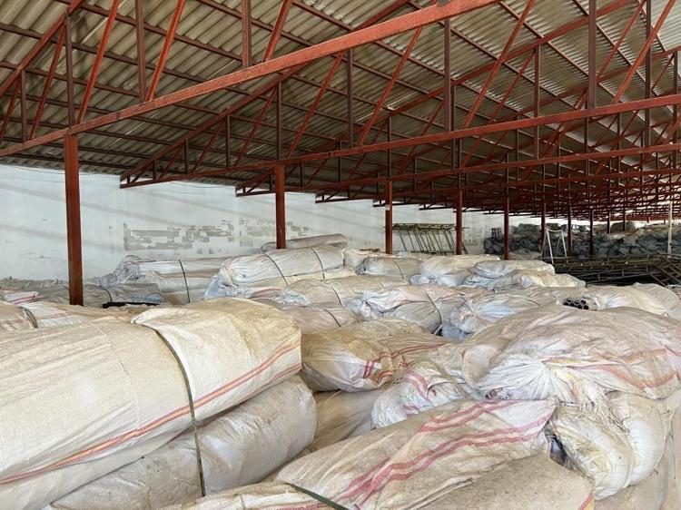 Ahbap deposunda skandal görüntü Yardım malzemeleri çürümeye bırakıldı
