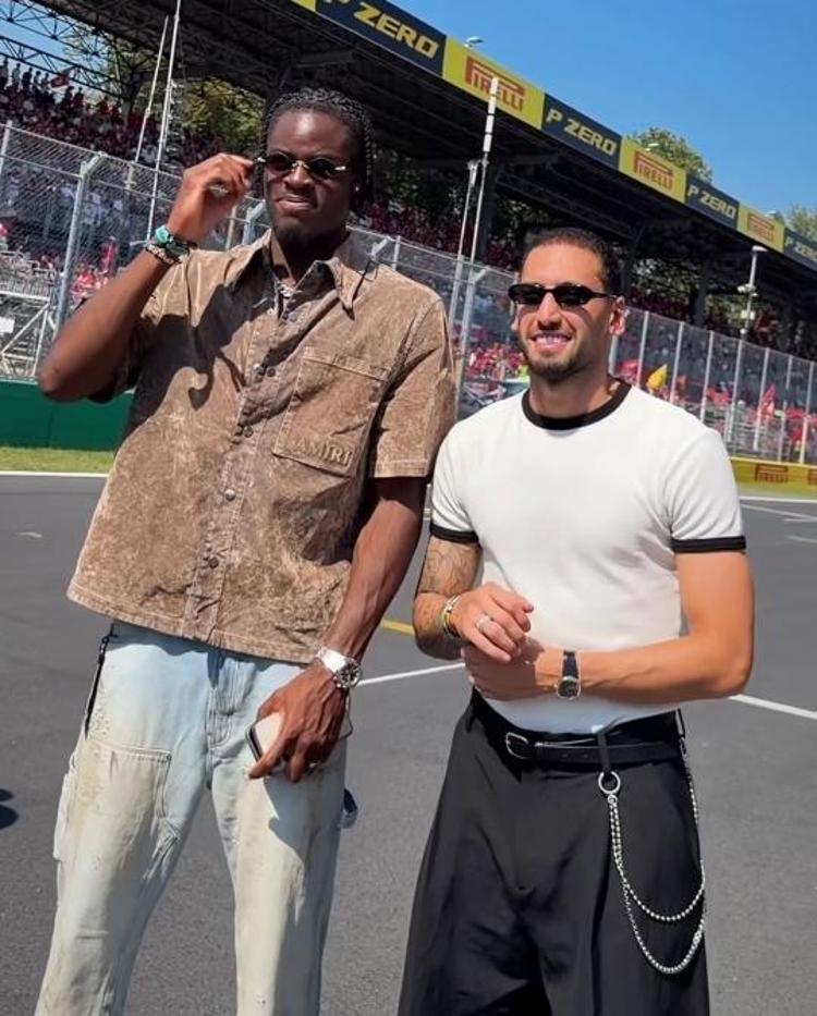 Hakan Çalhanoğlu ve Sinem Çalhanoğlunun Formula 1 tarzı olay oldu