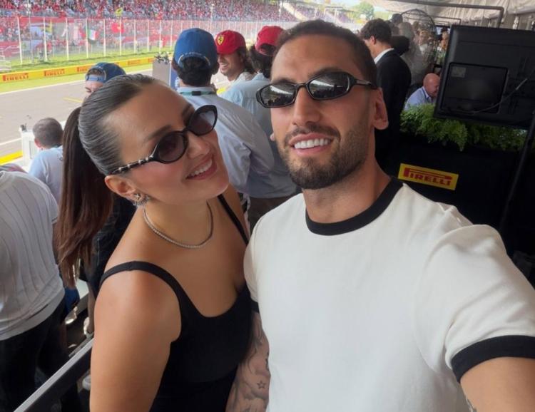 Hakan Çalhanoğlu ve Sinem Çalhanoğlunun Formula 1 tarzı olay oldu
