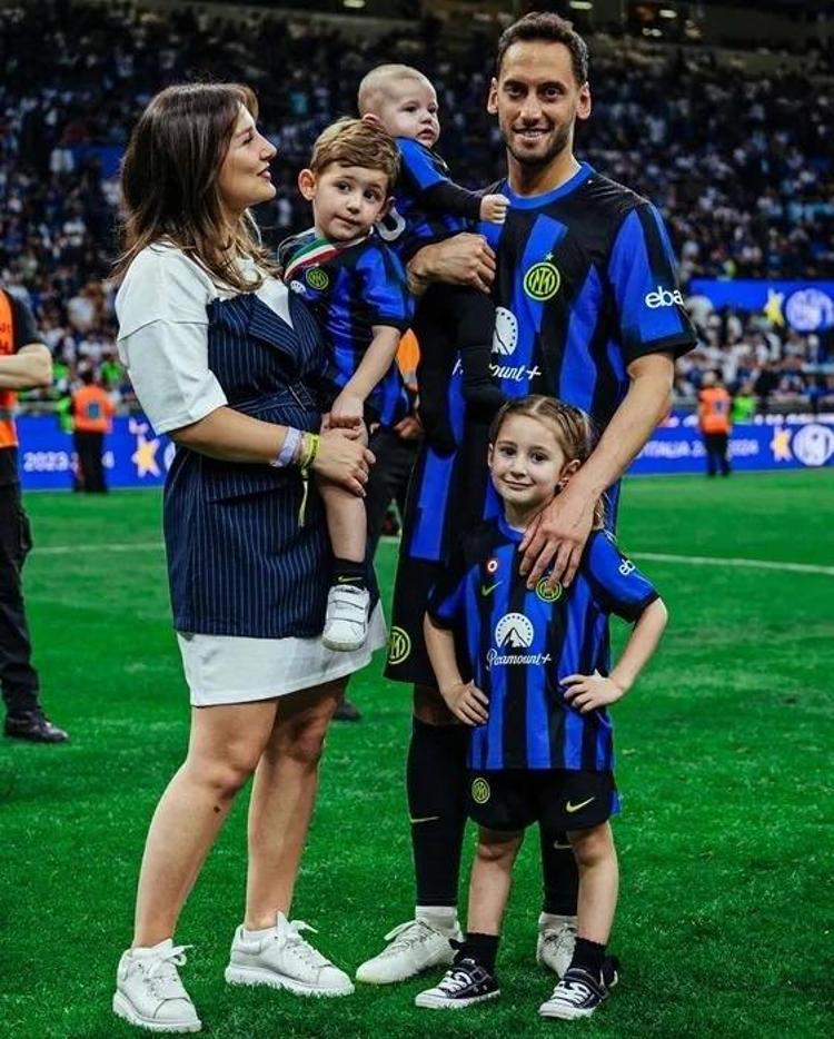 Hakan Çalhanoğlu ve Sinem Çalhanoğlunun Formula 1 tarzı olay oldu