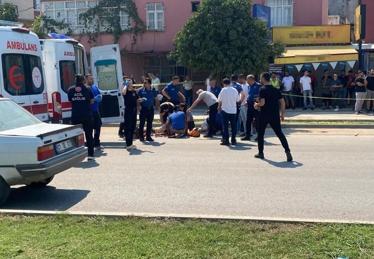 Boşanmaya değil savaşa geldiler Adliyede meydan muharebesi: Bagaj dolusu sopa ve bıçak…