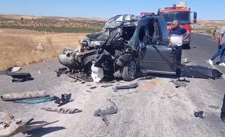 Şanlıurfada katliam gibi kaza 4 ölü, 2 ağır yaralı