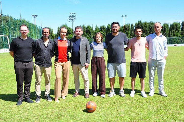 22 yaşındaki Turgutluspor Teknik Direktörü Zeynep Mestan: Kadının her yerde olmasını istiyoruz