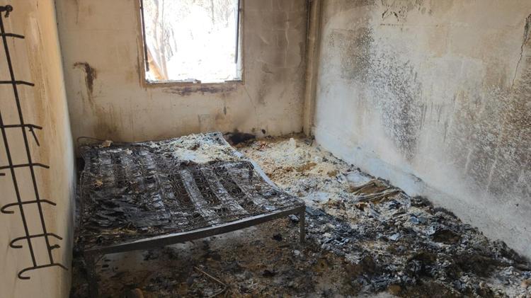 Astım krizi hayatlarını kurtardı, 20 yıllık birikim kül oldu ‘Yalan dünyanın cennetiydi’