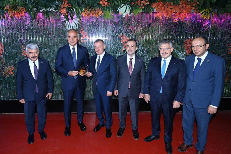 Kocaeli turizminde yeni yol haritası Bakan Ersoy sektörü dinledi: Master plan ve 4 mevsim turizm gündemde