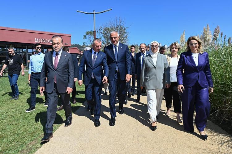 Kocaeli turizminde yeni yol haritası Bakan Ersoy sektörü dinledi: Master plan ve 4 mevsim turizm gündemde