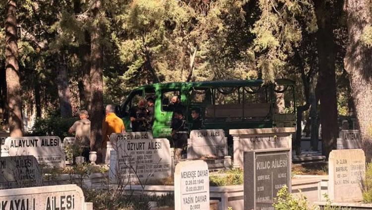 Kaşif Kozinoğlunun mezarı 15 yıl sonra açıldı Ceset bütünlüğü bozulmamış