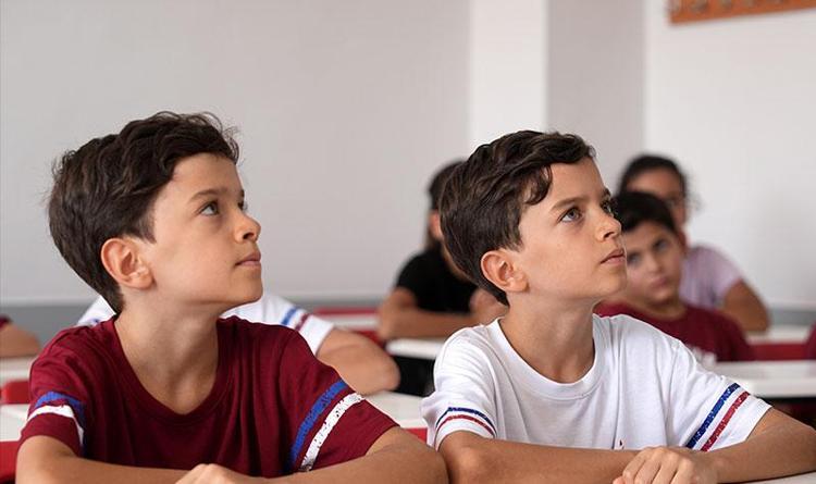 Öğretmenlerin kâbusu bu okulda gerçek oldu: Tam 26 ikiz bir arada