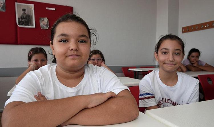 Öğretmenlerin kâbusu bu okulda gerçek oldu: Tam 26 ikiz bir arada