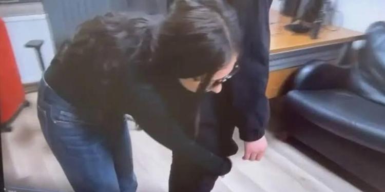 BACAKLARINDAN KALDIRIP OMZUNDAN DESTEK ALDIĞINI İLERİ SÜRDÜ