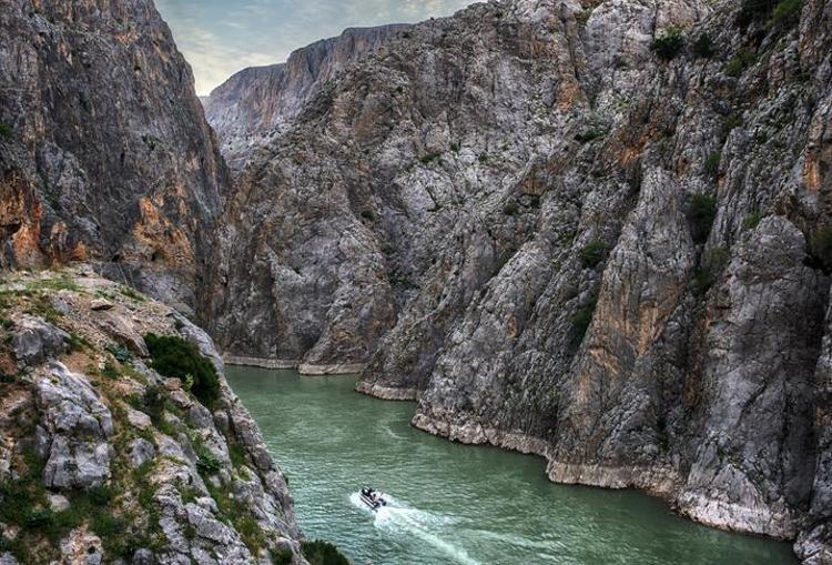 ADRENALİNLE BURUKLAŞAN BİR HAFIZA: IAN FLANDERSIN ANISI