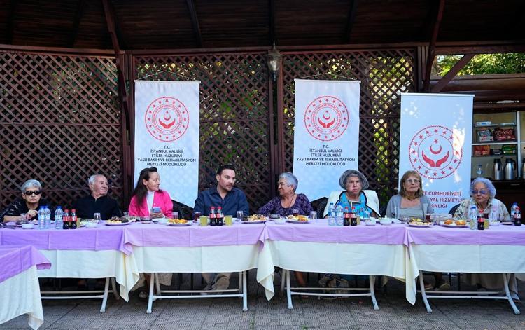 Sinan Akçıl huzurevi sakinleriyle bir araya geldi Bana huzur verdiler