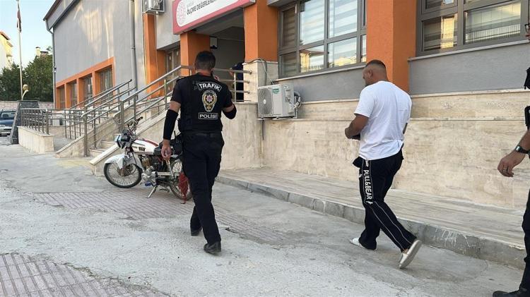 Plakayı bezle kapatıp polisten kaçmıştı Ehliyet sınavı çıkışında acı sürpriz