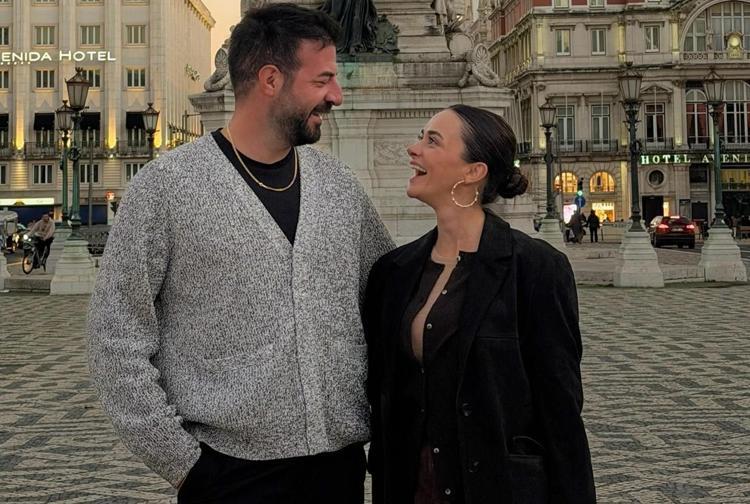 Oğlu okula başladı Hande Soral gözyaşlarına hakim olamadı