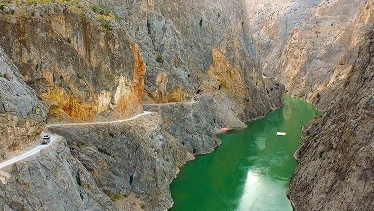 DEV KAYALARIN SESİ: KARANLIK KANYON