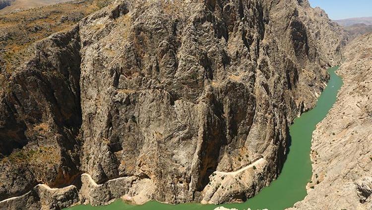 Doğu Anadolunun gizli cenneti: 600 metrelik dev kanyondan asırlık lezzetlere