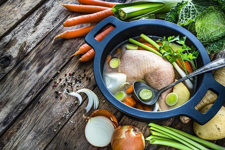 Tavuk haşlarken suya bir dilim limon atarsanız ne olur Ağır kokuyu kesmenin en kolay yolu