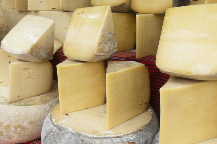 5. PARMİGİANO-REGGİANO (PARMESAN)