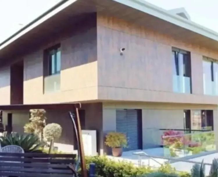 8 ODA, 4 SALON, 4 BANYO