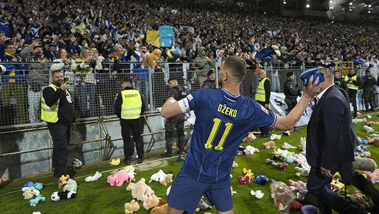 Bosna Hersekte bir devir kapandı Edin Džeko son maçına çıktı