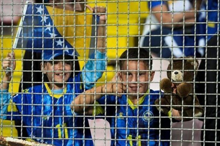 Bosna Hersekte bir devir kapandı Edin Džeko son maçına çıktı