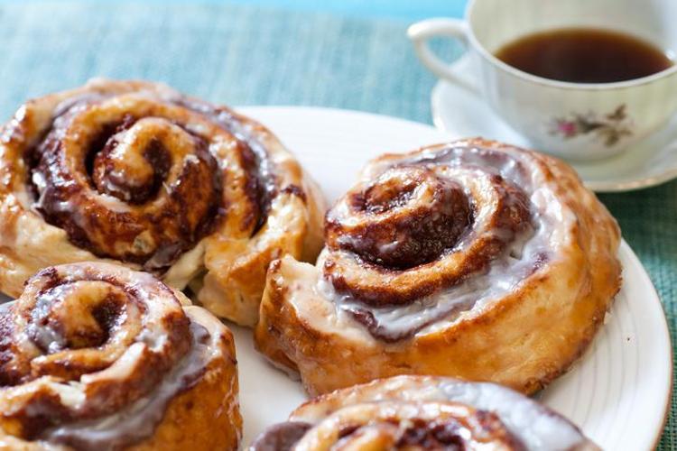 Çay ve kahve saatlerinin yeni favorisi Hamuru pamuk gibi yumuşacık, lezzeti ağızda dağılan orijinal cinnamon roll tarifi