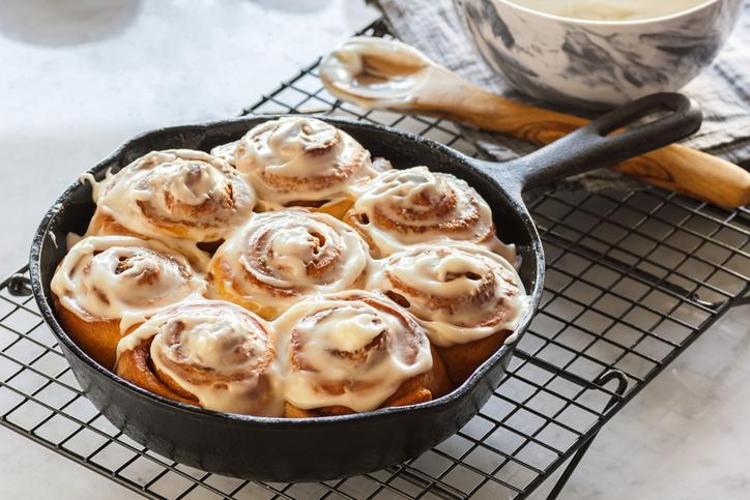 Çay ve kahve saatlerinin yeni favorisi Hamuru pamuk gibi yumuşacık, lezzeti ağızda dağılan orijinal cinnamon roll tarifi