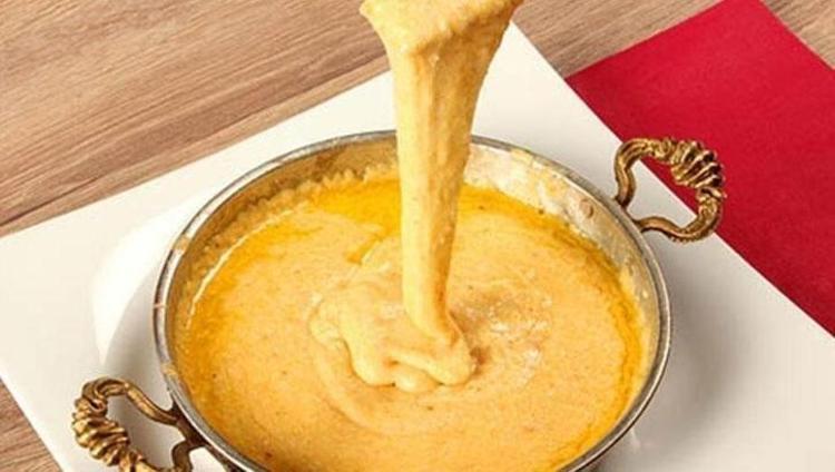 Mısır unu bitti diye üzülmeyin 10 dakikada buğday unuyla mıhlama nasıl yapılır