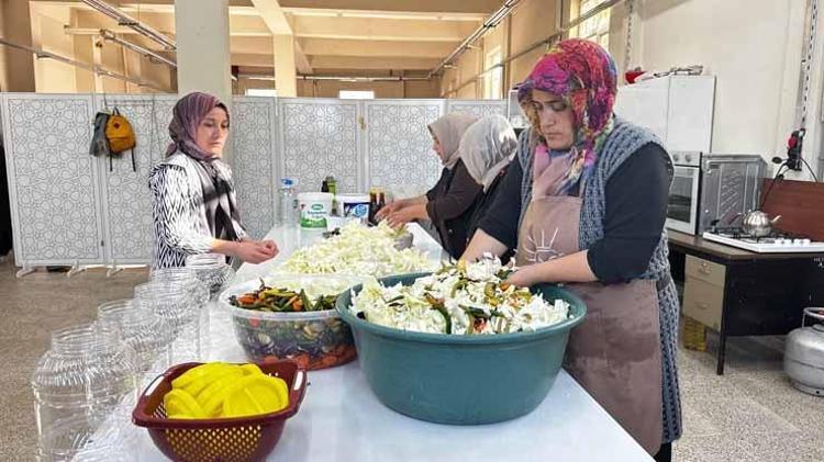 Ağrı’da kadınların icadı şifa deposu Bir bardak içen hastalığı anında söküp atıyor...