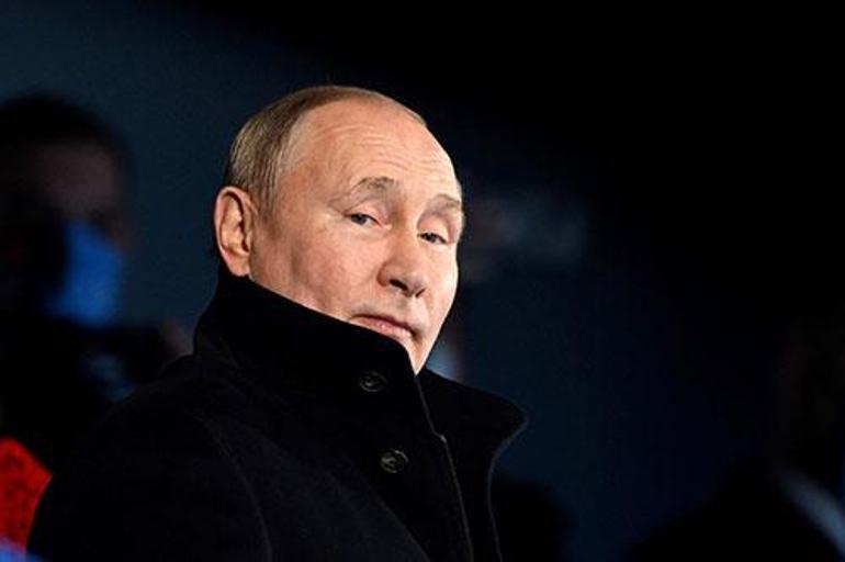 Putinin yüzen sarayı: Tuvalet kağıdı aparatı bile altından