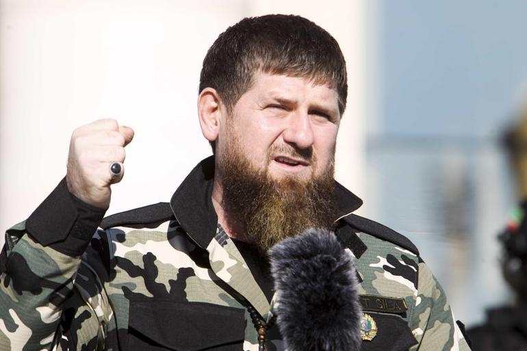 Çeçen lider Kadirov, 14 yaşındaki oğlunu da Mariupole savaşmaya gönderdi