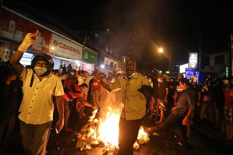 Sri Lankada protestocular Devlet Başkanı Rajapaksanın konutuna saldırdı