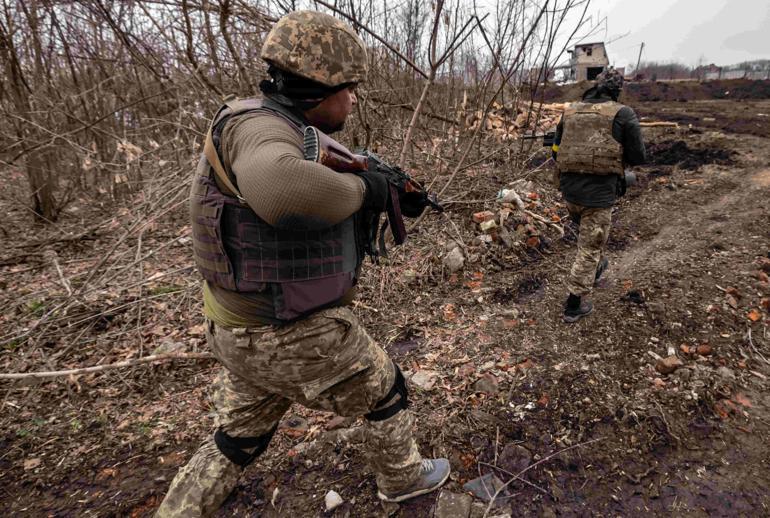 Rus birlikleri işgalin kilit noktasından çekilmeye başladı