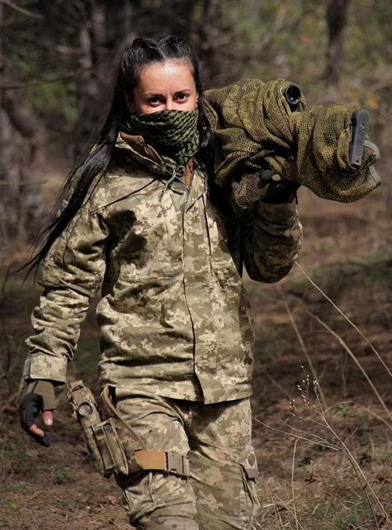 Kadın keskin nişancı Kömür, Ukraynanın ulusal kahramanı oldu