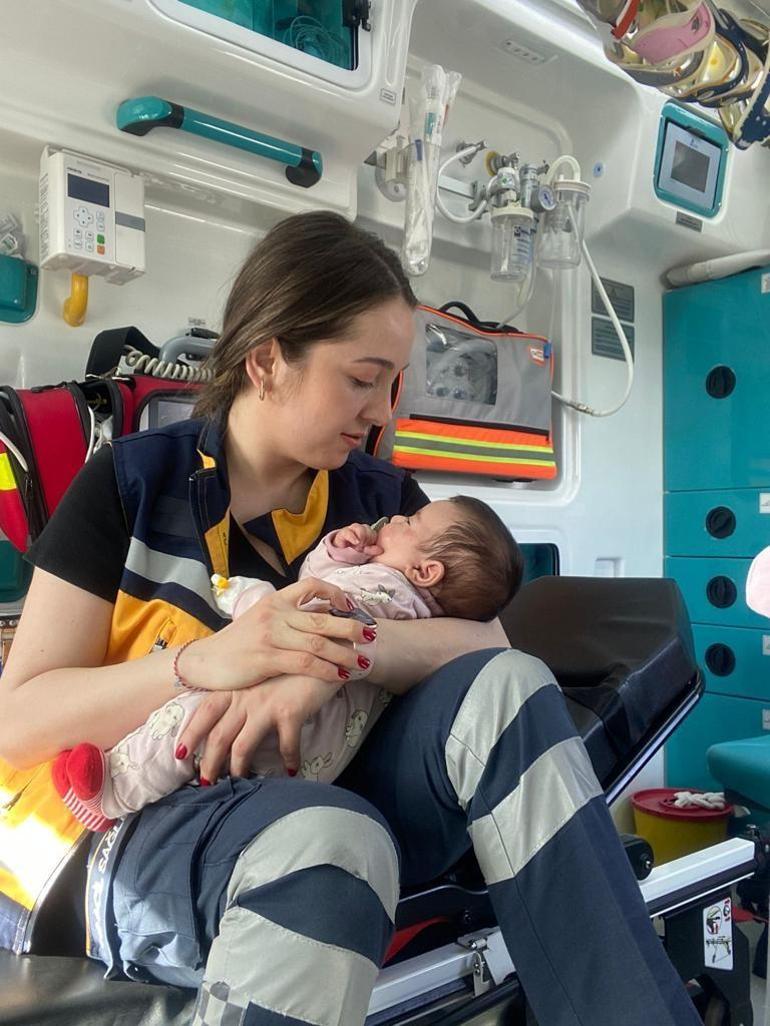 Bakan Koca Nisa bebekten sevindirici haber var diyerek açıkladı: Hastaneye kaldırıldıktan sonra ilk kez...