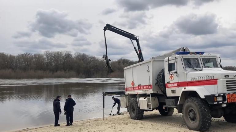 Çernihiv’de nehir kenarında füzeler bulundu