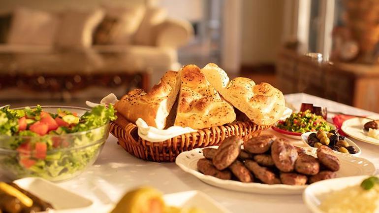 13 Nisan iftar saati İstanbul, Antalya, Bursa, Van, Rize ve Sinop için iftar vakti ne zaman Akşam ezanı bugün saat kaçta okunacak