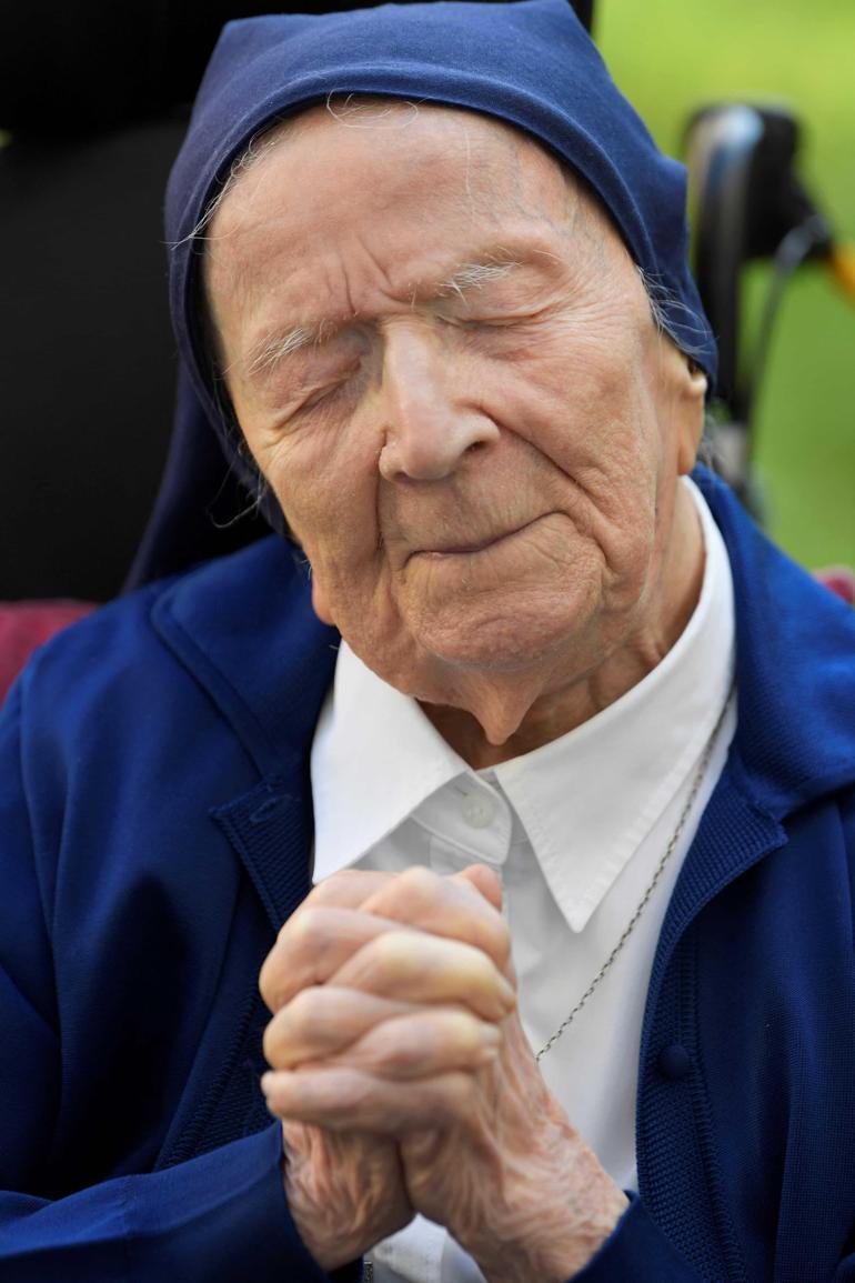 Dünyanın en yaşlı insanı artık Fransız rahibe Lucile Randon