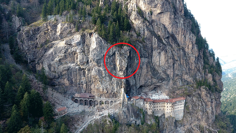 Sümela Manastırındaki 360 tonluk kaya sabitlendi Kapılar tekrar açılıyor