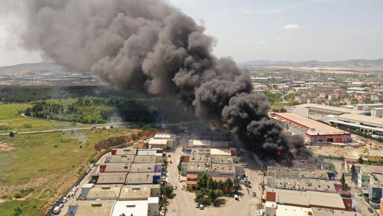 İstanbulda patlama sonrası büyük yangın Dehşet anları kamerada, 3 işçiden kahreden haber