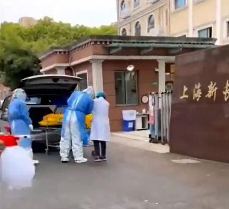 Şanghayda skandal Ceset torbasındaki kişi ölmemiş