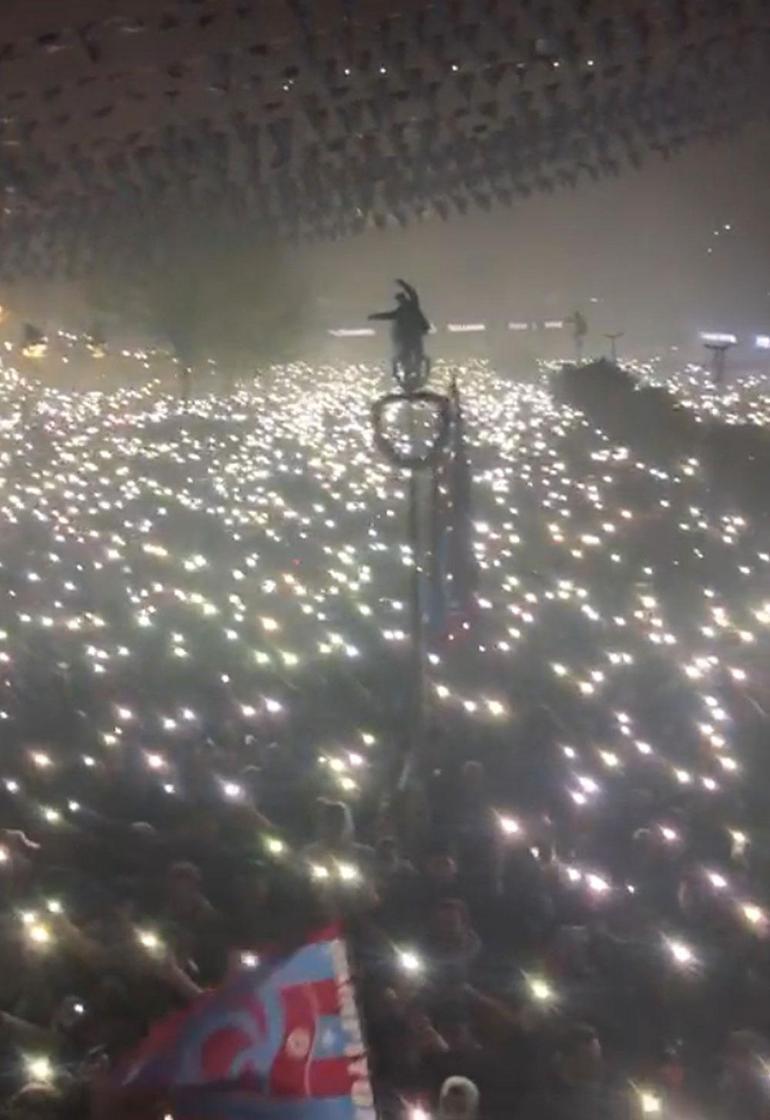 Şampiyonluğu aydınlatma direğinde kutlayan taraftar konuştu