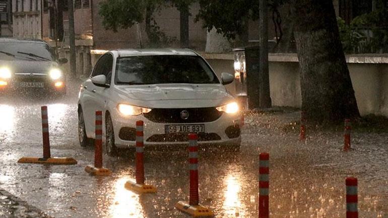 Sağanak yağış alarmı Edirneden giriş yaptı